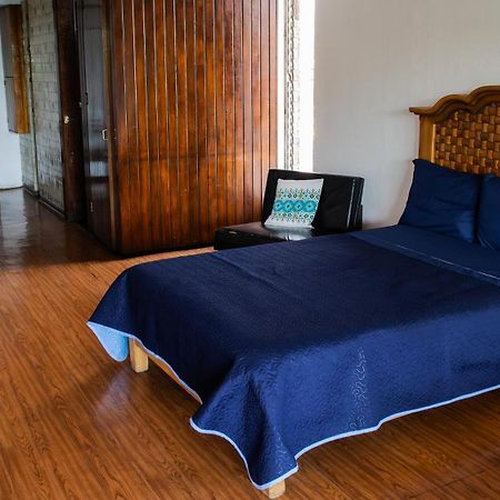 Suites Las Plazas Cuernavaca Bagian luar foto