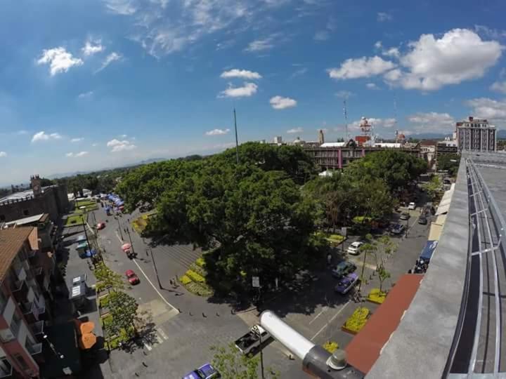 Suites Las Plazas Cuernavaca Bagian luar foto