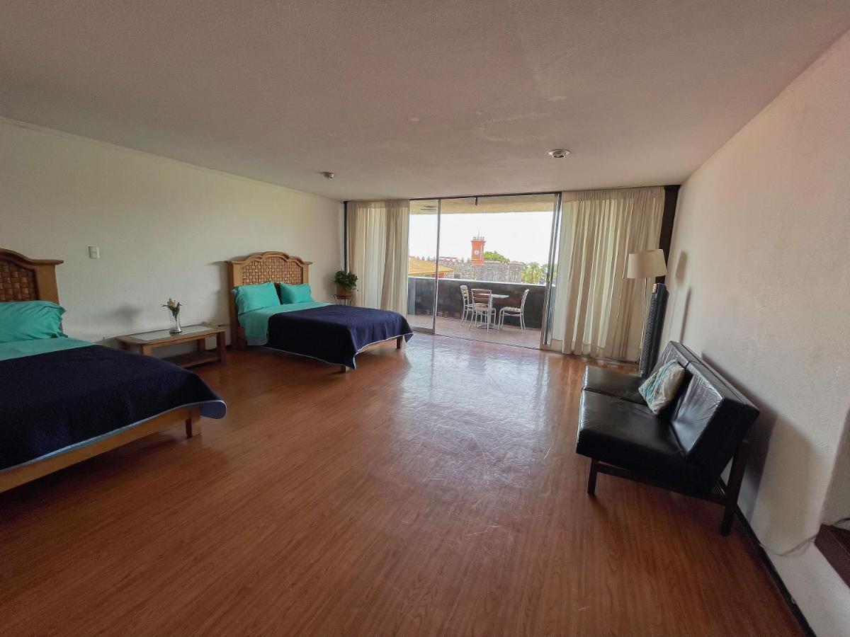 Suites Las Plazas Cuernavaca Bagian luar foto