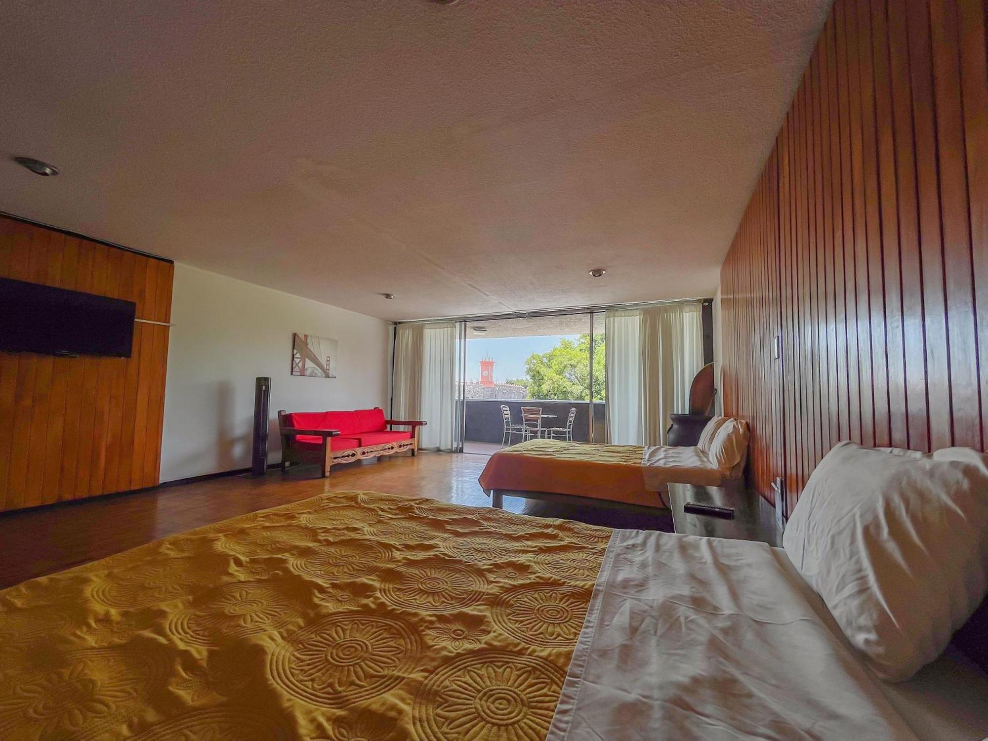 Suites Las Plazas Cuernavaca Bagian luar foto