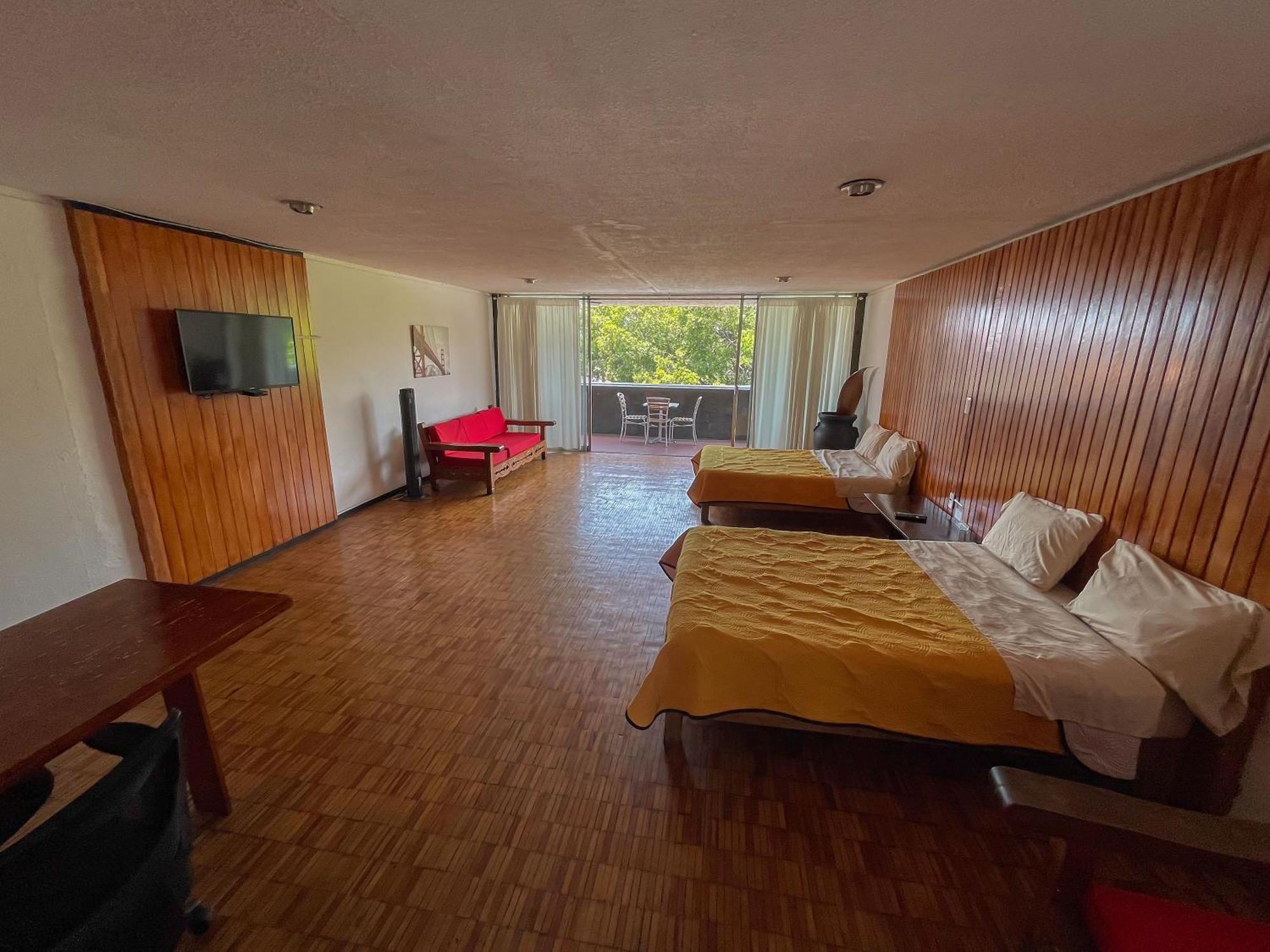 Suites Las Plazas Cuernavaca Bagian luar foto